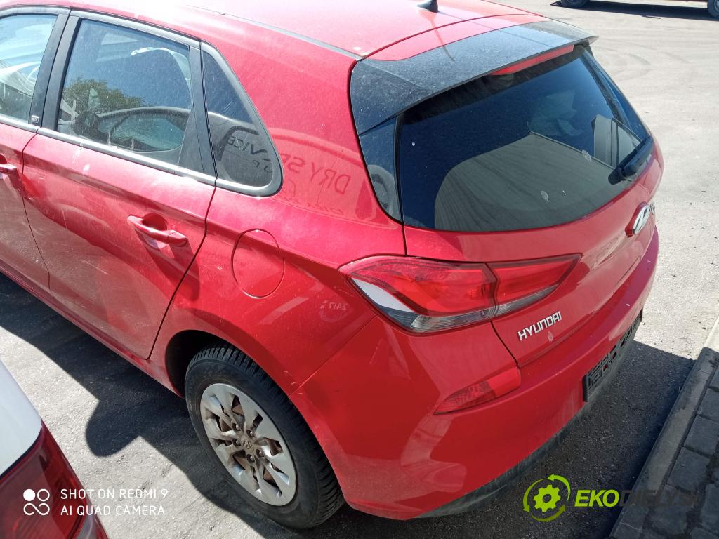 Hyundai I30 III 2016- 1.4 16V 100 HP manual 73.3 kW 1368 cm3 5- dvere zadné ľavé  (Kľučka dverí ostatné)