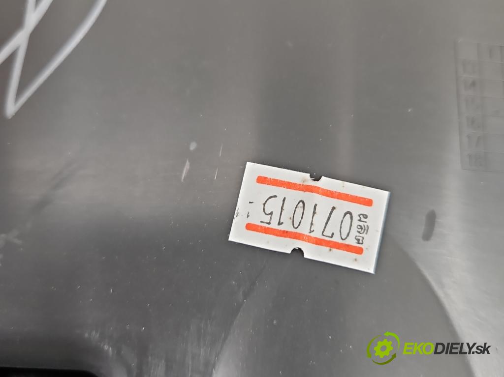 Suzuki Celerio 1.0 12V 68 HP manual 50 kW 998 cm3 5- Čalounictví: dvere zadné pravé 83734-76M0