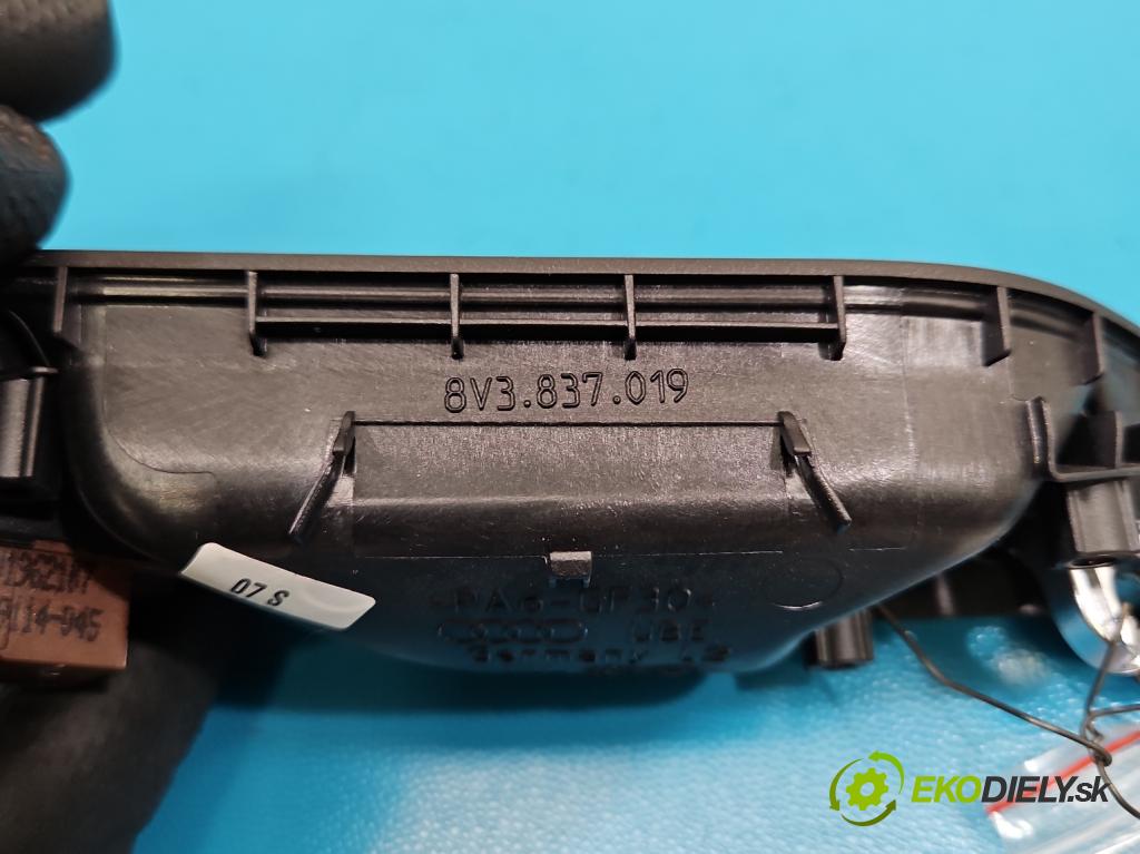 Audi A3 8V 2013-2020 1.8 TFSI 179KM automatic 132 kW 1798 cm3 4- klika uvnitř: přední levé 8V3837019