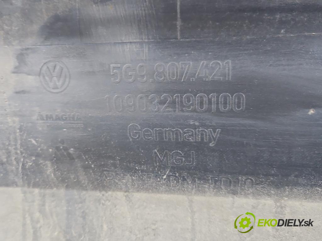 Vw Golf VII 2012-2020 1.6 tdi 105 HP manual 77 kW 1598 cm3 5- nárazník zadné 5G9807421 (Kľučka dverí ostatné)
