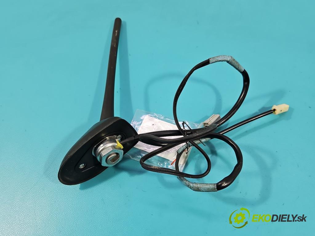 Toyota Auris I 2006-2013 1.3 16V 99 hp manual 73 kW 1329 cm3 5- Antena