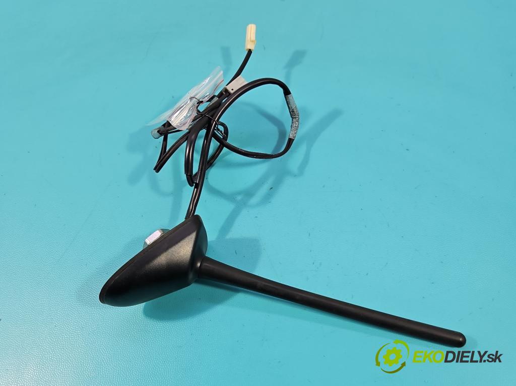 Toyota Auris I 2006-2013 1.3 16V 99 hp manual 73 kW 1329 cm3 5- Antena