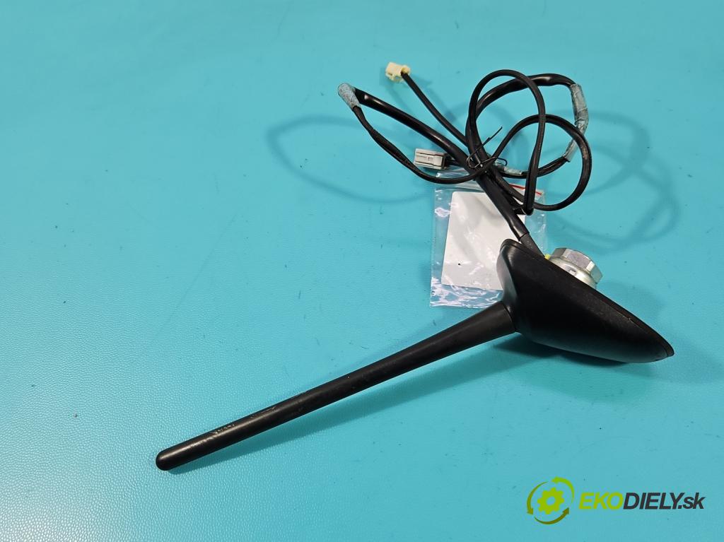 Toyota Auris I 2006-2013 1.3 16V 99 hp manual 73 kW 1329 cm3 5- Antena