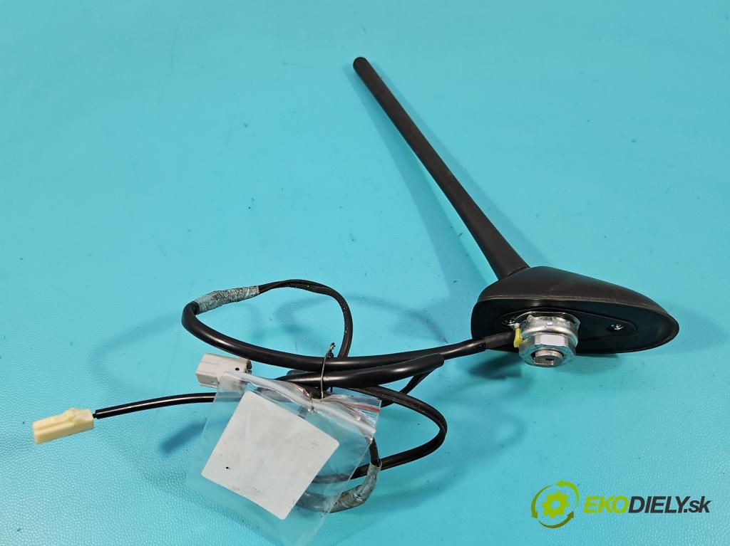 Toyota Auris I 2006-2013 1.3 16V 99 HP manual 73 kW 1329 cm3 5- Antena 