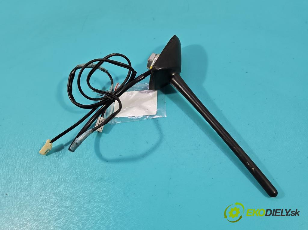 Toyota Auris I 2006-2013 1.3 16V 99 hp manual 73 kW 1329 cm3 5- Antena
