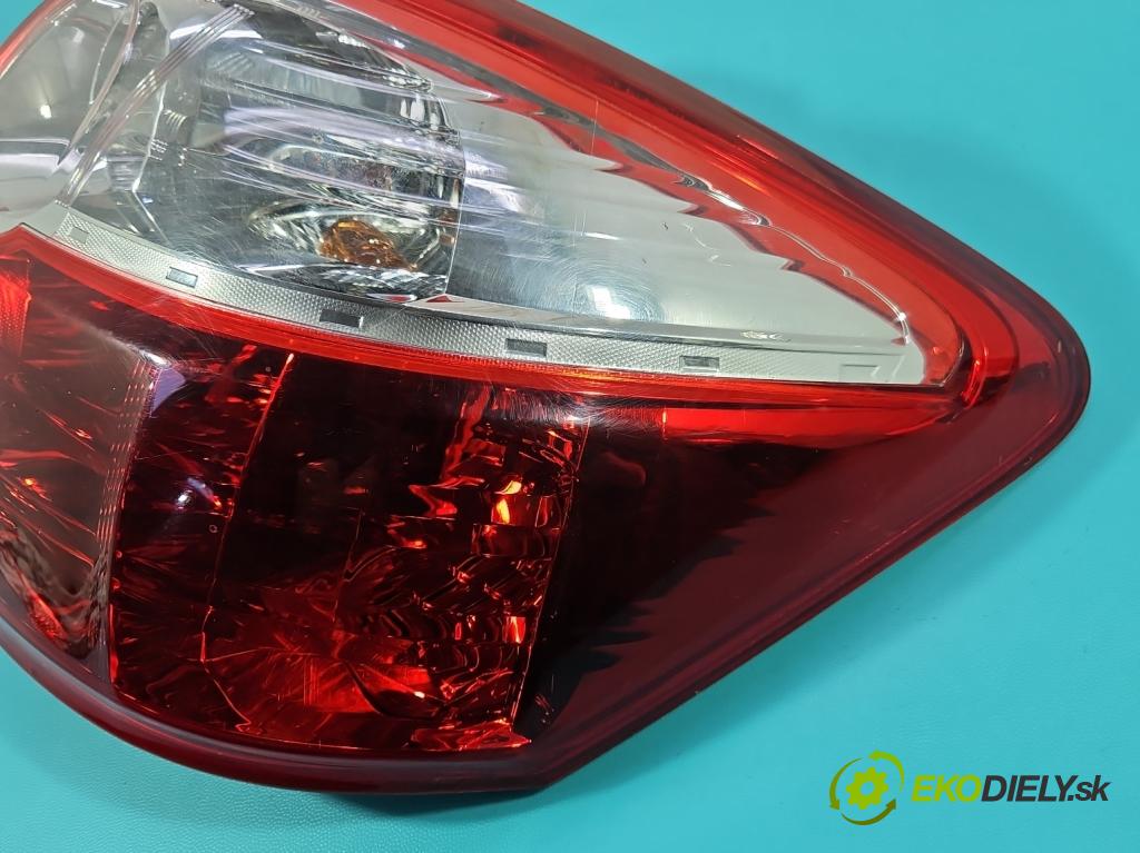 Toyota Auris I 2006-2013 1.3 16V 99 HP manual 73 kW 1329 cm3 5- svetlo / reflektor zadné pravé 81550-02540 (Kľučka dverí ostatné)