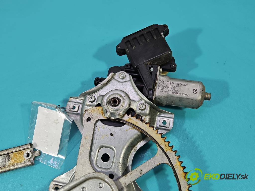 Toyota Auris I 2006-2013 1.3 16V 99 HP manual 73 kW 1329 cm3 5- mechanizmus okna predné ľavý 977555-108