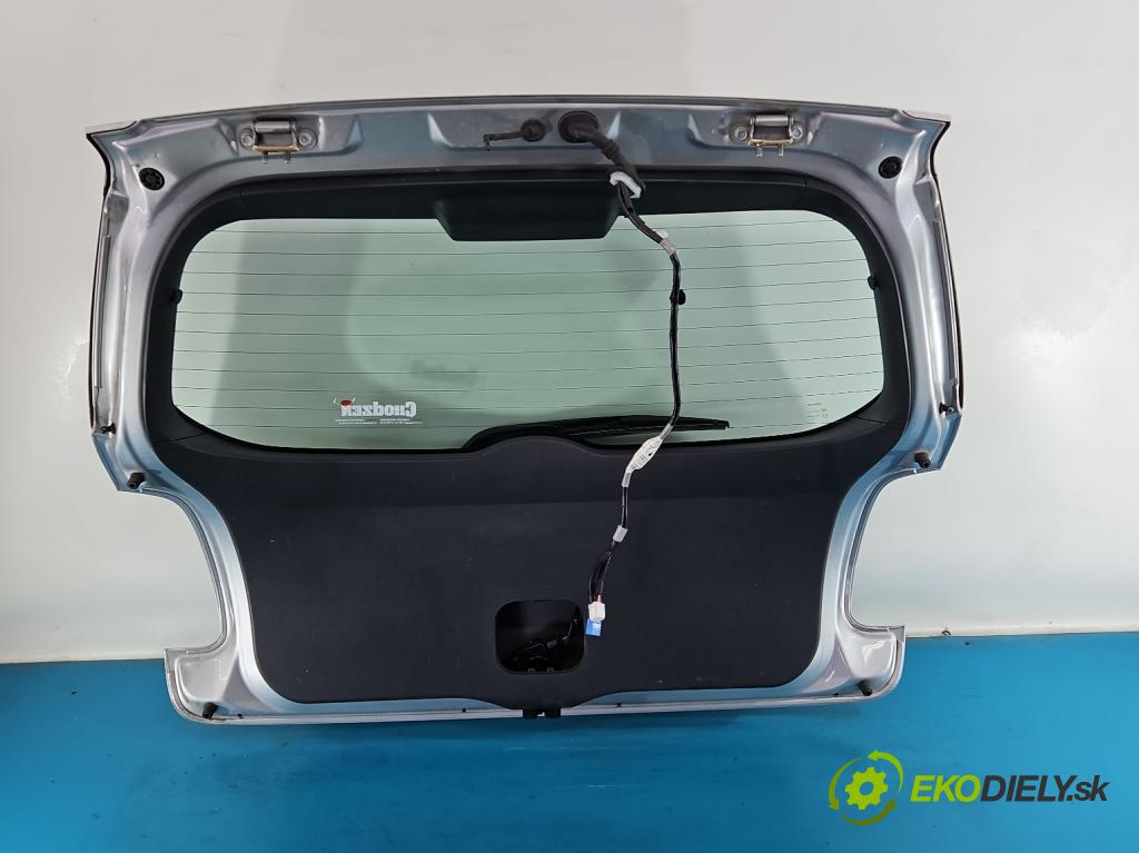 Toyota Auris I 2006-2013 1.3 16V 99 HP manual 73 kW 1329 cm3 5- zadna kufor  (Kapota zadná (kufor))