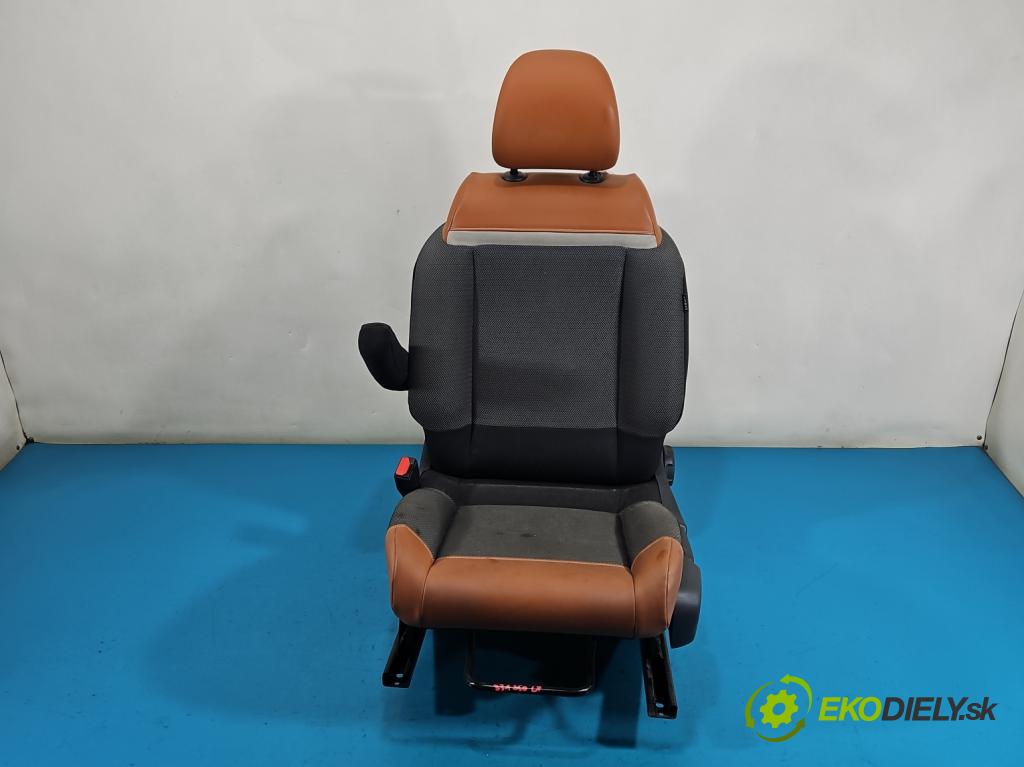 Citroen C3 III 2016-2024 1.2 12V 82 HP manual 60 kW 1199 cm3 5- Sedačka ľavý  (Sedadlo)