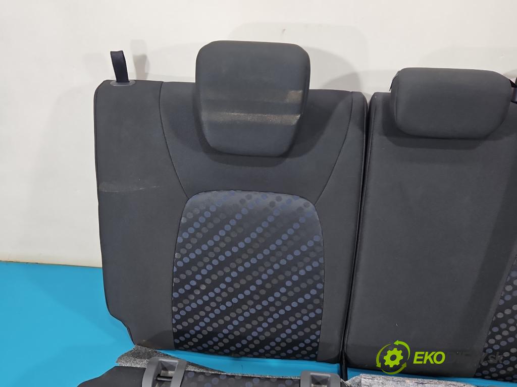 Suzuki Celerio 1.0 12V 68 HP manual 50 kW 998 cm3 5- Pohovka: zadné  (Sedadlo)