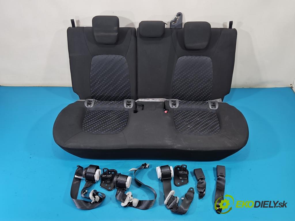 Suzuki Celerio 1.0 12V 68 HP manual 50 kW 998 cm3 5- Pohovka: zadné  (Sedadlo)