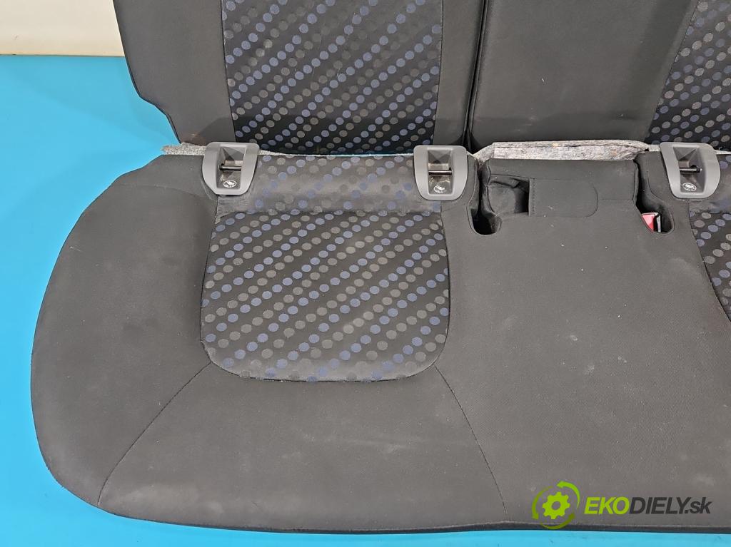 Suzuki Celerio 1.0 12V 68 HP manual 50 kW 998 cm3 5- Pohovka: zadné  (Sedadlo)