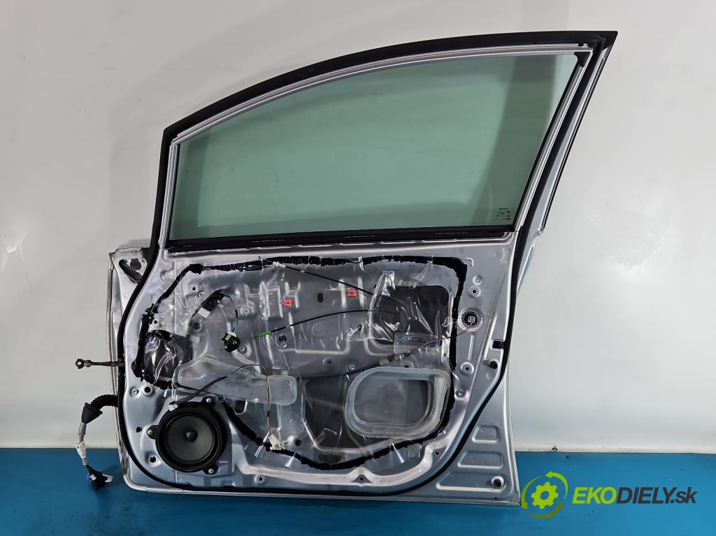 Toyota Auris I 2006-2013 1.3 16V 99 HP manual 73 kW 1329 cm3 5- dvere predné pravé  (Kľučka dverí ostatné)