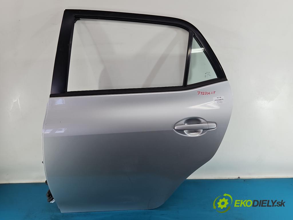 Toyota Auris I 2006-2013 1.3 16V 99 HP manual 73 kW 1329 cm3 5- dvere zadné ľavé  (Kľučka dverí ostatné)
