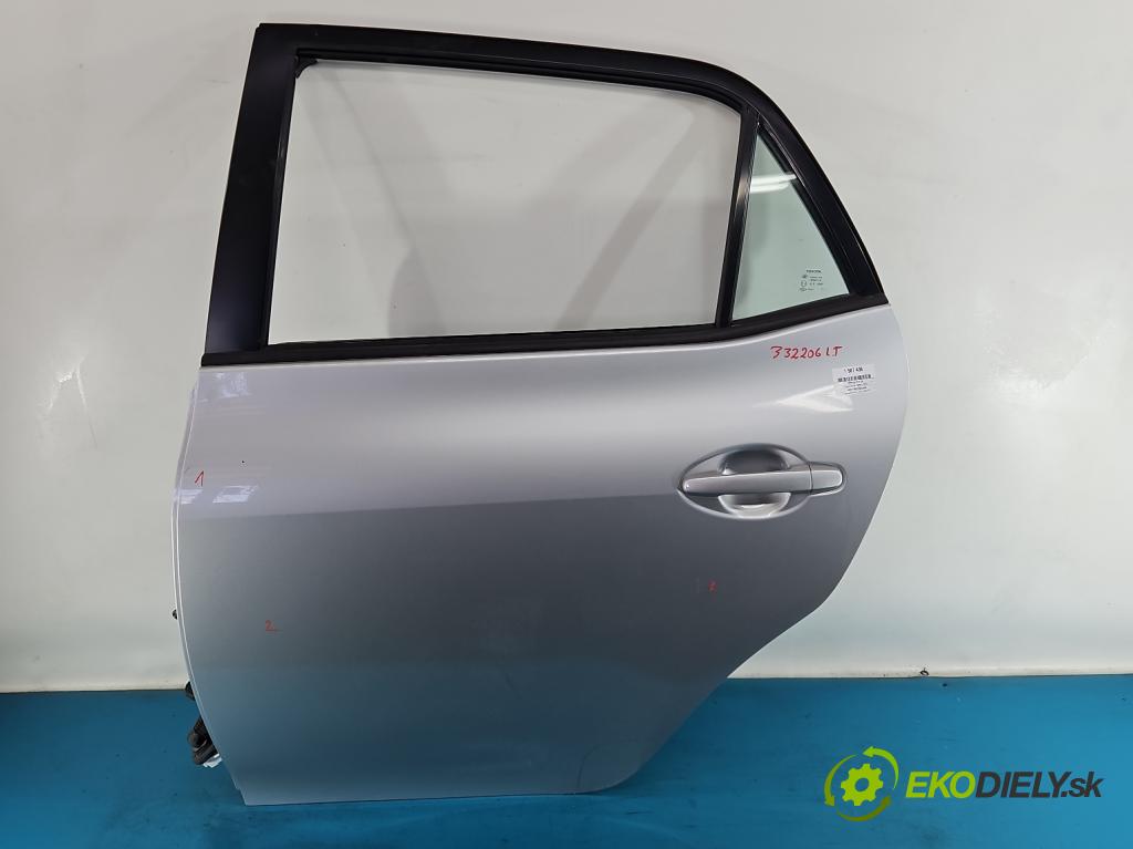 Toyota Auris I 2006-2013 1.3 16V 99 HP manual 73 kW 1329 cm3 5- dvere zadné ľavé  (Kľučka dverí ostatné)