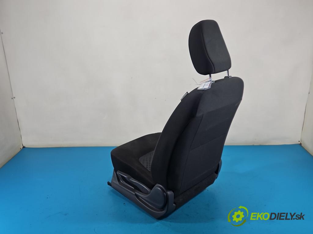 Suzuki Celerio 1.0 12V 68 HP manual 50 kW 998 cm3 5- Sedačka ľavý  (Sedadlo)