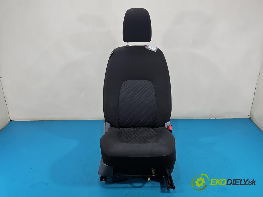 Suzuki Celerio 1.0 12V 68 HP manual 50 kW 998 cm3 5- Sedačka pravý  (Sedadlo)