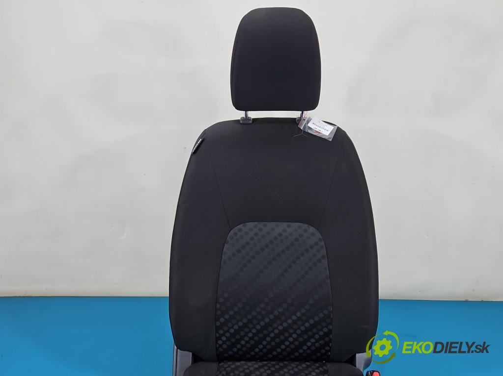 Suzuki Celerio 1.0 12V 68 HP manual 50 kW 998 cm3 5- Sedačka pravý  (Sedadlo)