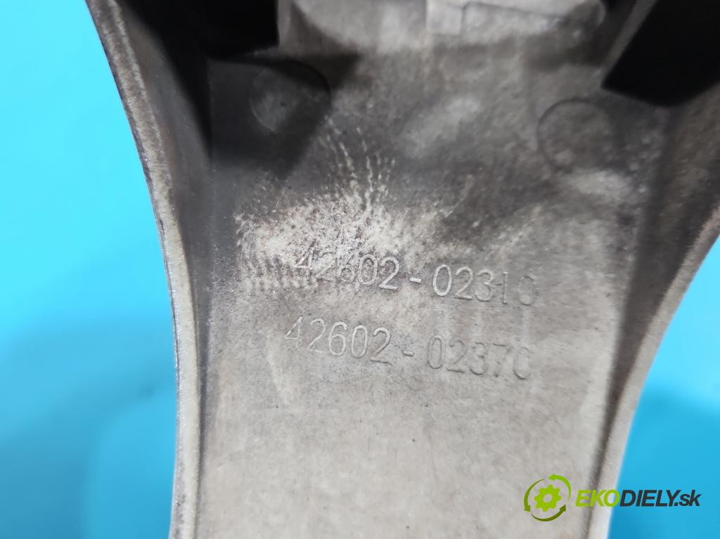 Toyota Auris I 2006-2013 1.3 16V 99 HP manual 73 kW 1329 cm3 5- puklice komplet 42602-02370