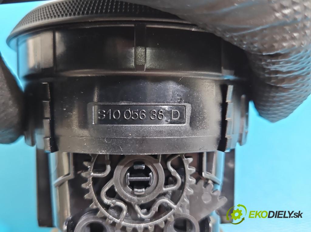 Audi A3 8V 2013-2020 1.8 TFSI 179KM automatic 132 kW 1798 cm3 4- Mřížka: kúrenia stredová 8V0820901B (Mriežka kúrenia (fukár))