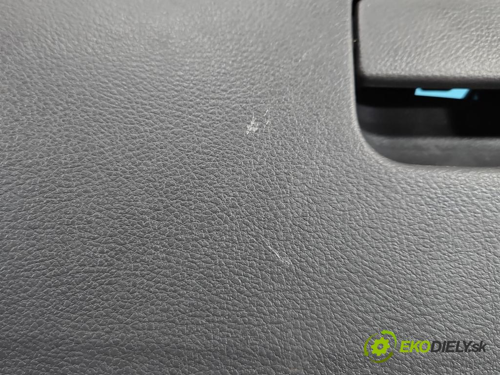 Suzuki Celerio 1.0 12V 68 HP manual 50 kW 998 cm3 5- kastlík