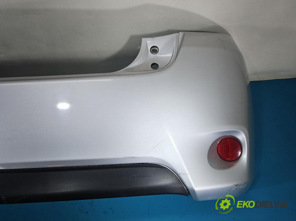 Toyota Auris I 2006-2013 1.3 16V 99 HP manual 73 kW 1329 cm3 5- nárazník zadné  (Kľučka dverí ostatné)