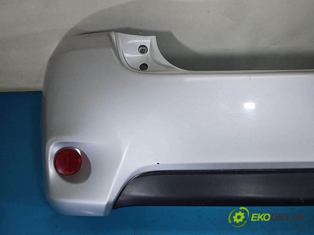 Toyota Auris I 2006-2013 1.3 16V 99 HP manual 73 kW 1329 cm3 5- nárazník zadné  (Kľučka dverí ostatné)
