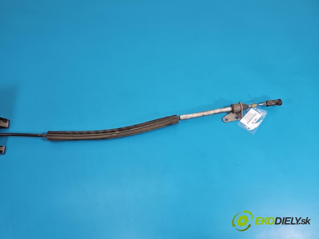 Vw Passat B7 2010-2014 2.0 tdi 140 HP automatic 103 kW 1968 cm3 5- Páka: Změny: stupeň,rýchlosť 3C1713025S (Rýchlostná páka (kulisa))