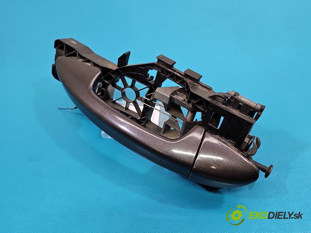 Vw Passat B7 2010-2014 2.0 tdi 140 hp automatic 103 kW 1968 cm3 5- klika přední levé 3C0837885H (Vnější přední levá klika dveří)