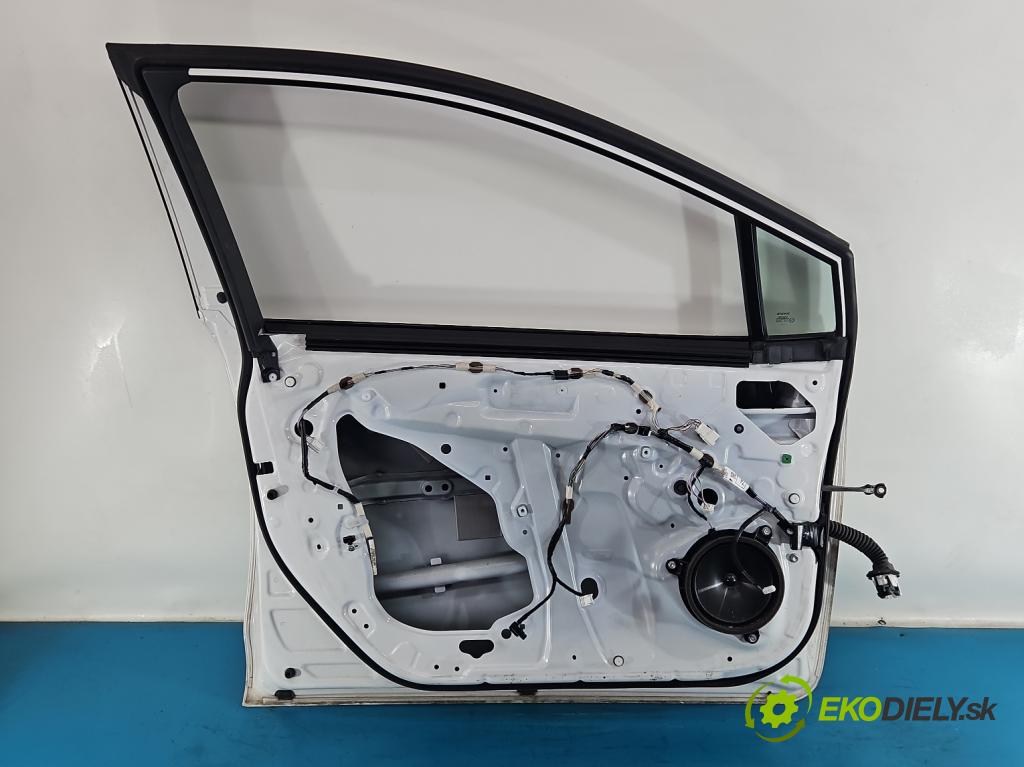 Toyota Corolla E21 2019- 1.8 16V 98 HP automatic 72 kW 1798 cm3 4- dvere predné ľavé  (Kľučka dverí ostatné)