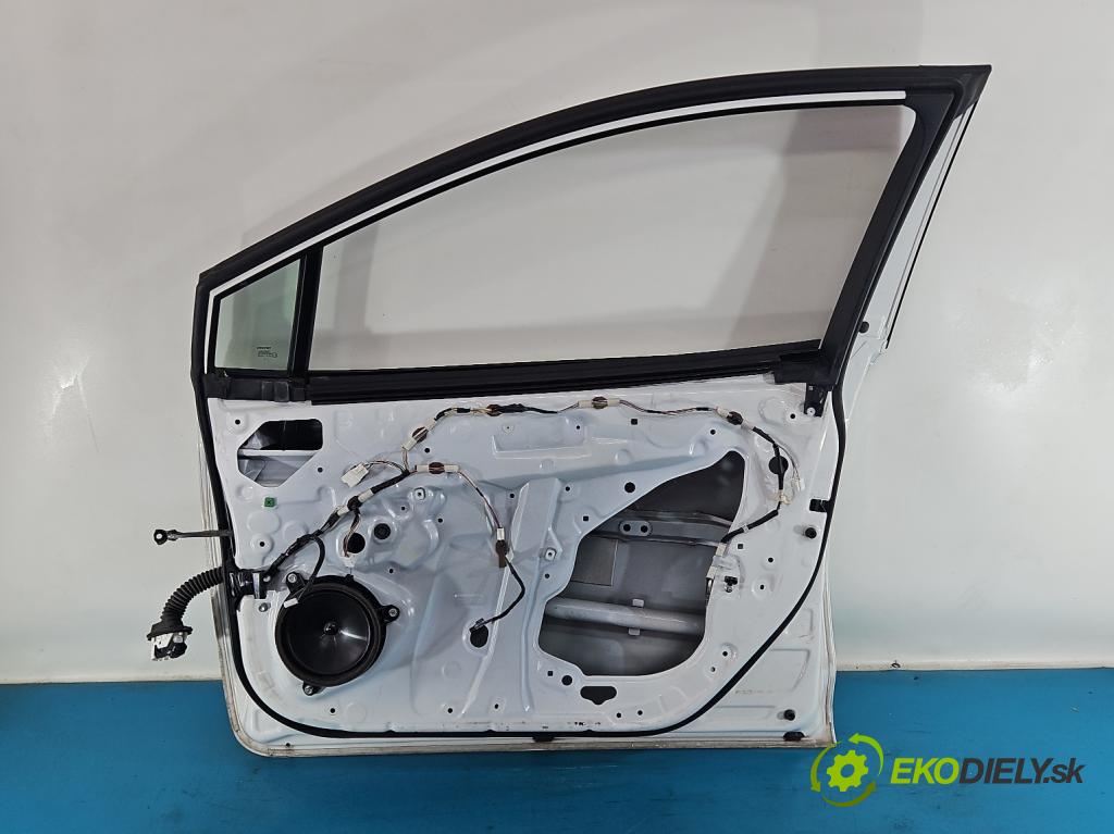 Toyota Corolla E21 2019- 1.8 16V 98 HP automatic 72 kW 1798 cm3 4- dvere predné pravé  (Kľučka dverí ostatné)