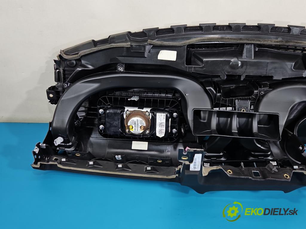 Audi A3 8V 2013-2020 1.8 TFSI 179KM automatic 132 kW 1798 cm3 4- kokpit,přistrojova deska