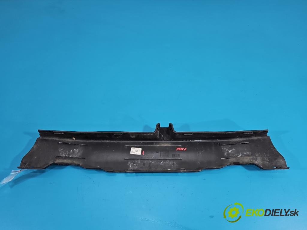 Audi A3 8V 2013-2020 1.8 TFSI 179KM automatic 132 kW 1798 cm3 4- kryt plast 8V5807217A