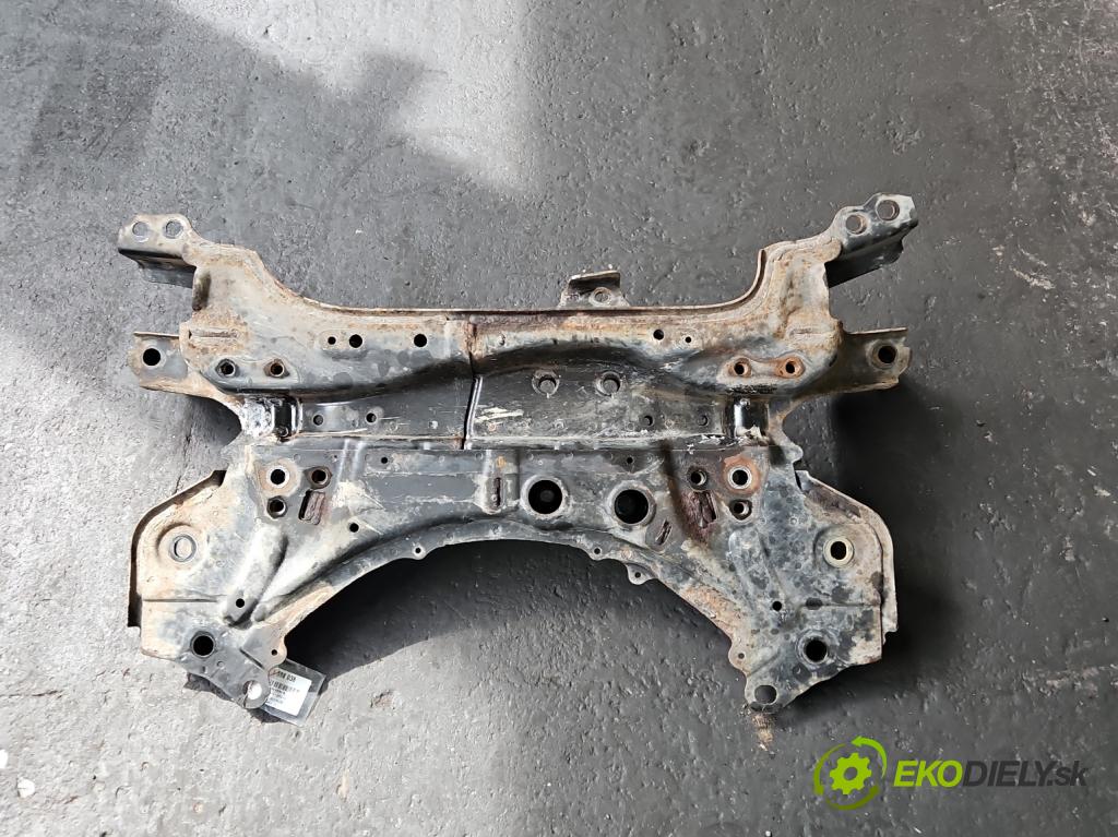 Toyota Auris I 2006-2013 1.3 16V 99 hp manual 73 kW 1329 cm3 5- výztuha motoru