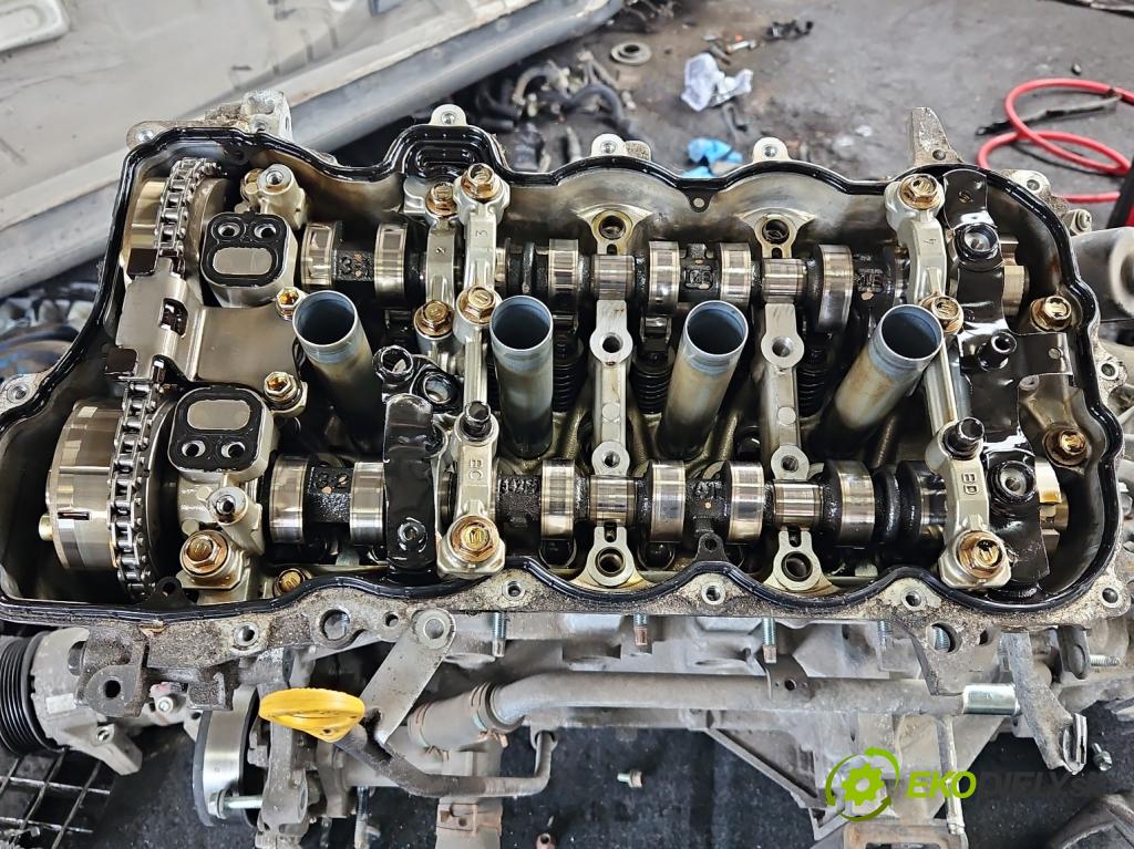 Toyota Auris I 2006-2013 1.3 16V 99 HP manual 73 kW 1329 cm3 5- motor benzín: 1NR