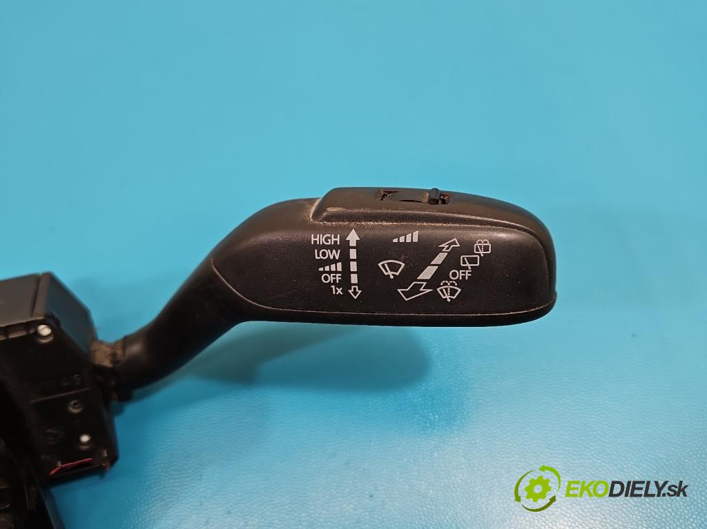 Skoda Fabia II 2007-2014 1.4 tdi 69KM manual 51 kW 1422 cm3 5- prepínač komplex: 7HO953503GB (Prepínacie páčky pod volantom)