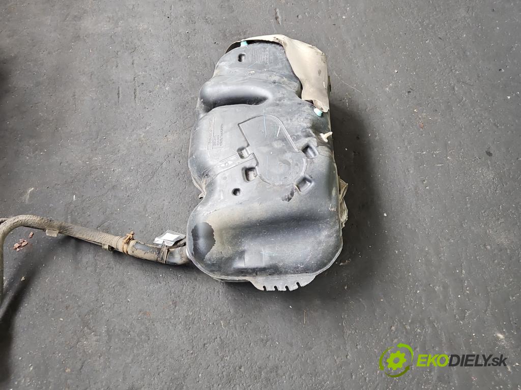 Suzuki Celerio 1.0 12V 68 HP manual 50 kW 998 cm3 5- Nádrž: palivo 89101-84M0 (Palivová nádrž)