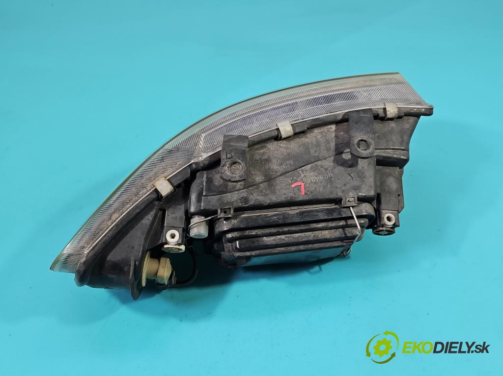 Seat Toledo II 1998-2004 1.8 20V 125 HP manual 92 kW 1781 cm3 4- Reflektor: ľavý  (Kľučka dverí ostatné)