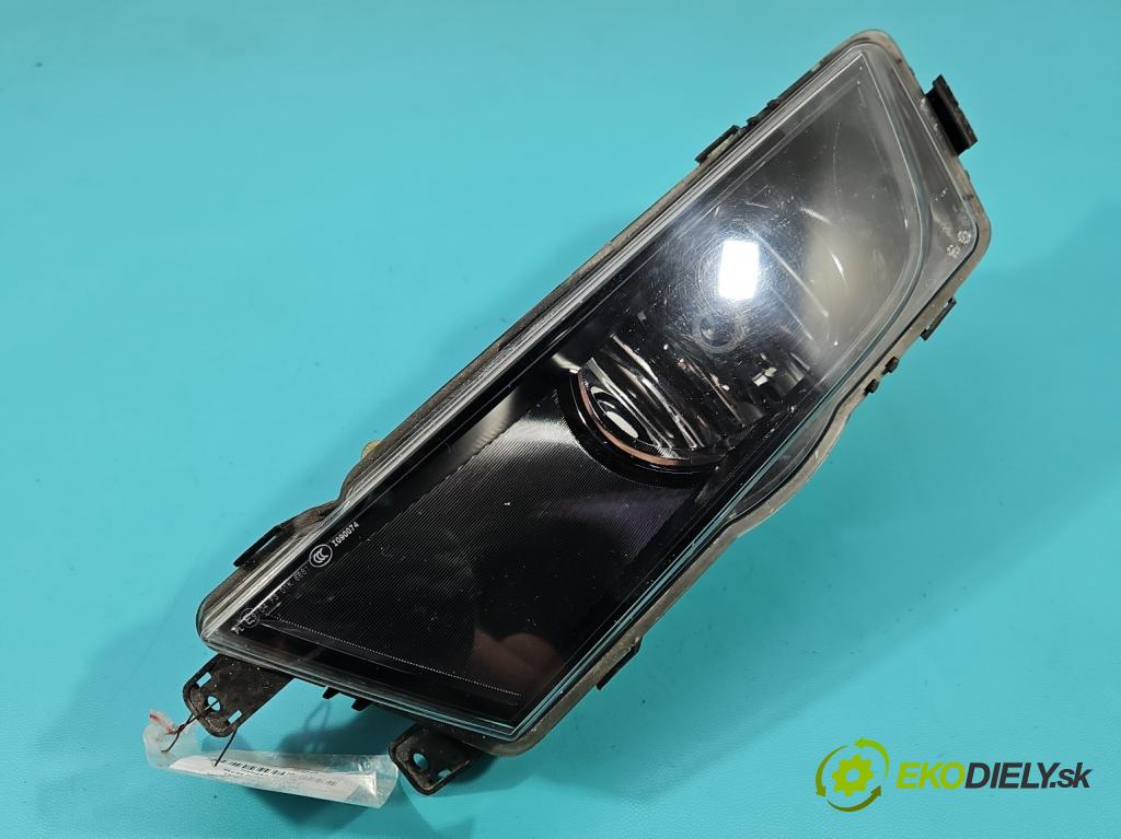 Skoda Octavia III 2013- 2.0 tdi 150 HP manual 110 kW 1968 cm3 5- Halogen ľavý 5E0941699E (Kľučka dverí ostatné)