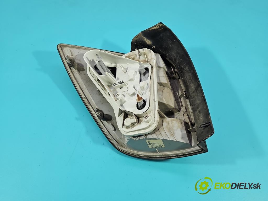 Opel Astra III 2004-2014 1.8 16V 125 HP manual 92 kW 1796 cm3 5- svetlo / reflektor zadné pravé 24451840 (Kľučka dverí ostatné)