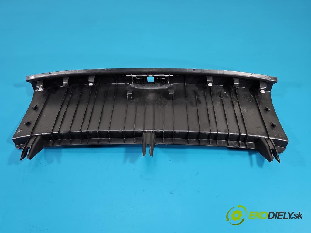 Audi A3 8V 2013-2020 1.8 TFSI 179KM automatic 132 kW 1798 cm3 4- kryt plast 8V5863471