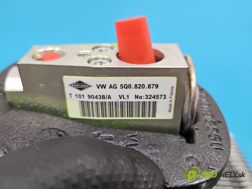 Audi A3 8V 2013-2020 1.8 TFSI 179KM automatic 132 kW 1798 cm3 4- radiator 5Q1820103E (Radiátor kúrenia)