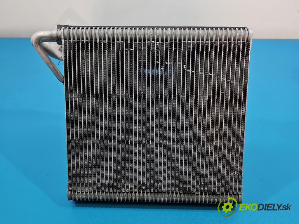 Audi A3 8V 2013-2020 1.8 TFSI 179KM automatic 132 kW 1798 cm3 4- radiator 5Q1820103E (Radiátor kúrenia)
