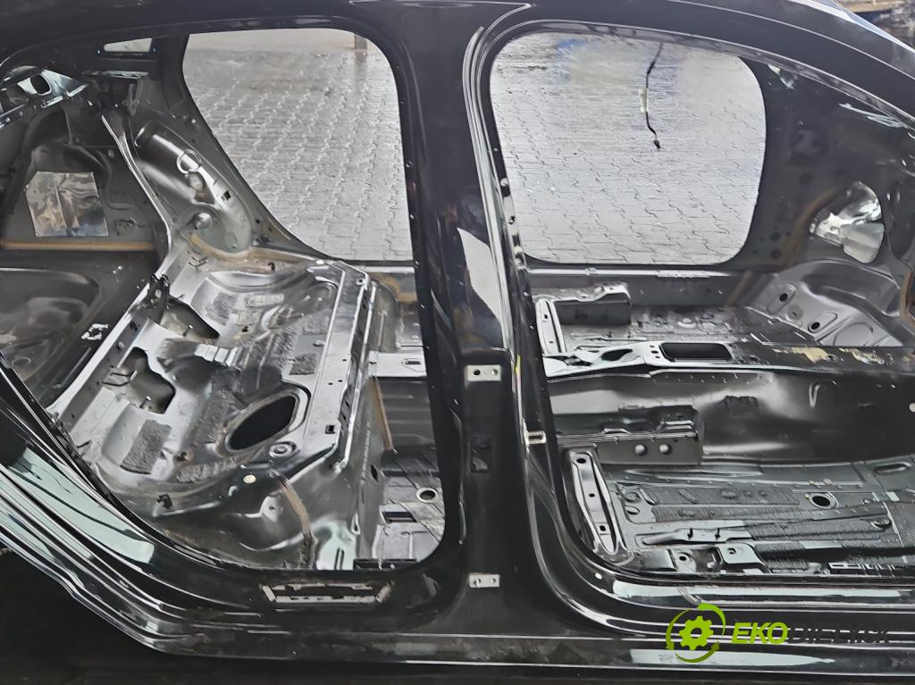Audi A3 8V 2013-2020 1.8 TFSI 179KM automatic 132 kW 1798 cm3 4- Práh: pravý  (Karoséria ostatné)