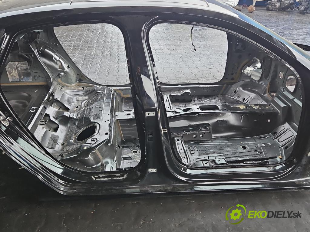 Audi A3 8V 2013-2020 1.8 TFSI 179KM automatic 132 kW 1798 cm3 4- práh pravý  (Karoserie ostatní)