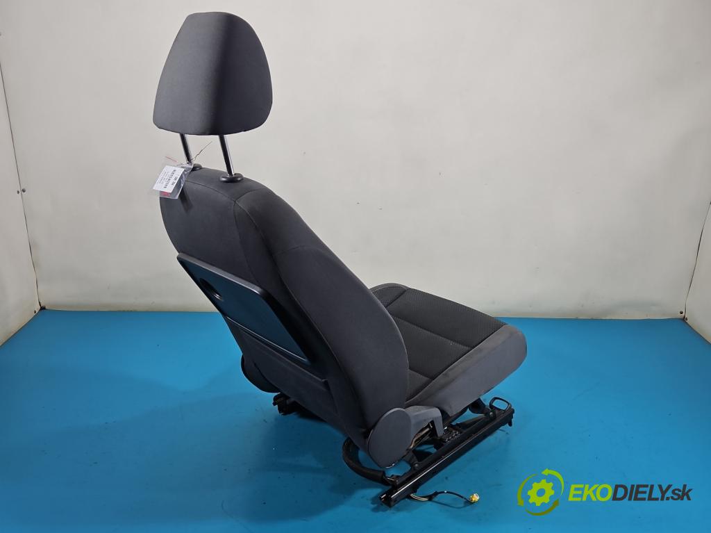 Vw Touran I 2003-2015 1.6 tdi 105 HP manual 77 kW 1599 cm3 5- Sedačka ľavý (Sedadlo)