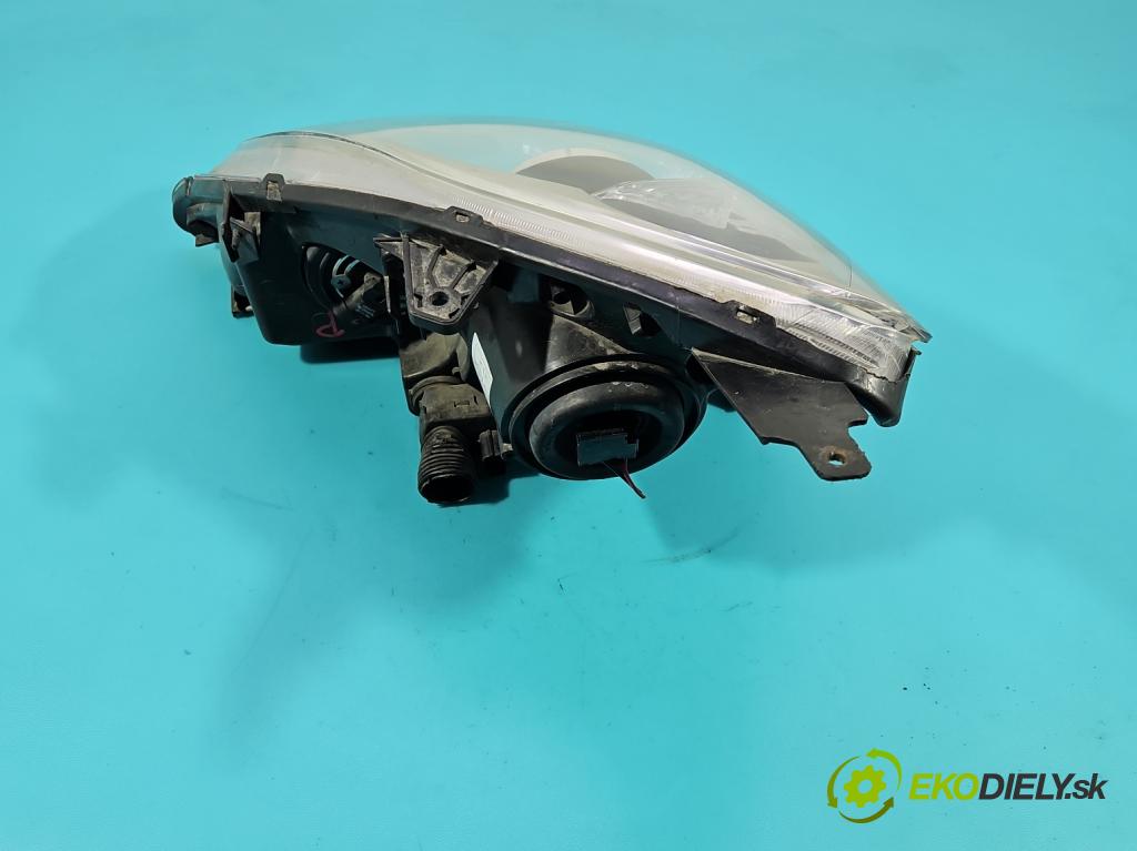 Honda Civic VII 2000-2006 1.4 16V 90 HP manual 66 kW 1396 cm3 3- Reflektor: pravý  (Svetlo predné pravé)