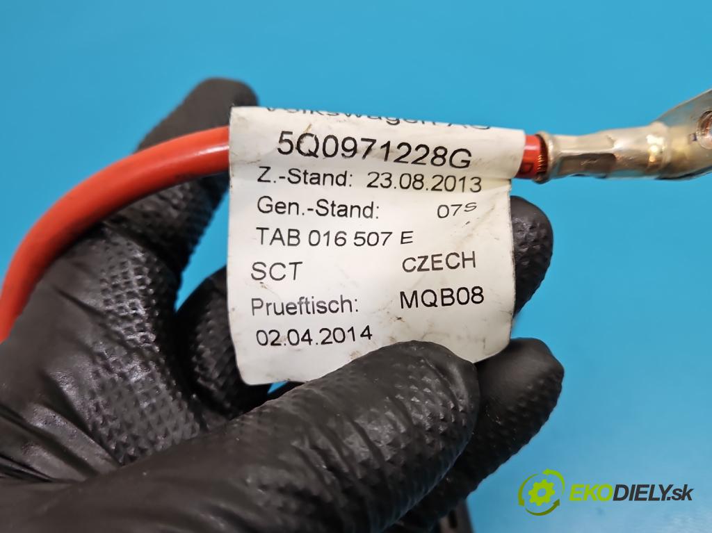 Audi A3 8V 2013-2020 1.8 TFSI 179KM automatic 132 kW 1798 cm3 4- kontakt plusová 5Q0971228G