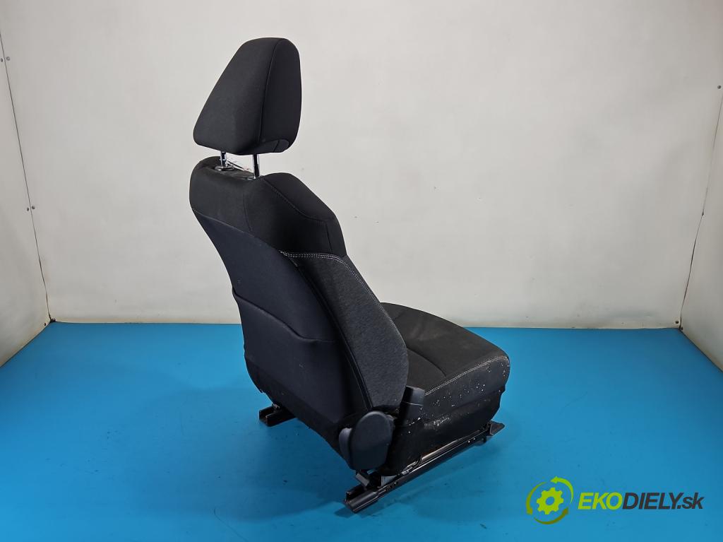Toyota Corolla E21 2019- 1.8 16V 98 HP automatic 72 kW 1798 cm3 4- Sedačka ľavý  (Sedadlo)