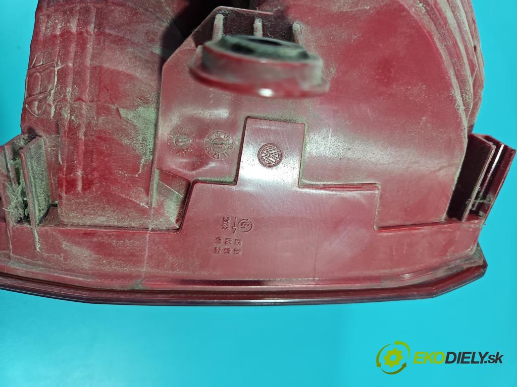 Vw Touran I 2003-2015 1.6 tdi 105 HP manual 77 kW 1599 cm3 5- svetlo / reflektor zadné pravé  (Kľučka dverí ostatné)